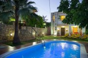 Spilia bei Kolymvari Kreta, Spilia: Drei schöne Villen in der grünsten Landschaft mit privaten Pools zu verkaufen Haus kaufen